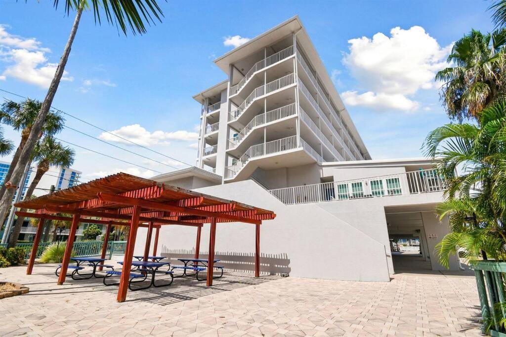 Location! Coastal Charm I 5 Min Walk To Beach, Shops & Rest Clearwater Beach Exterior photo